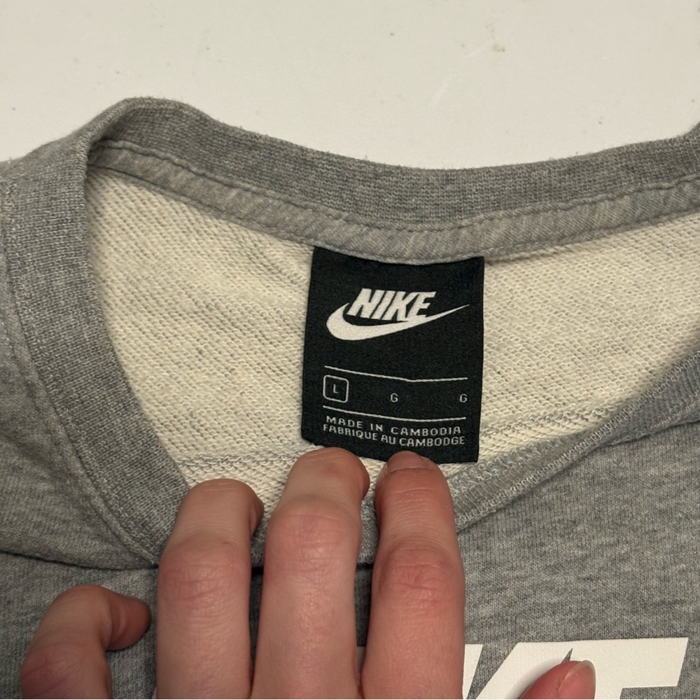 Nike Heather Gray Sweatshirt - Picture 4 of 9